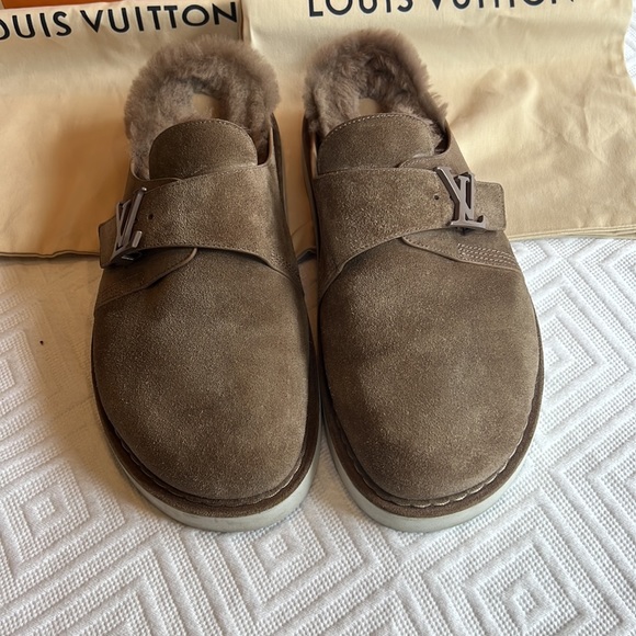 Louis Vuitton Men’s Tan Mules - Picture 4 of 9
